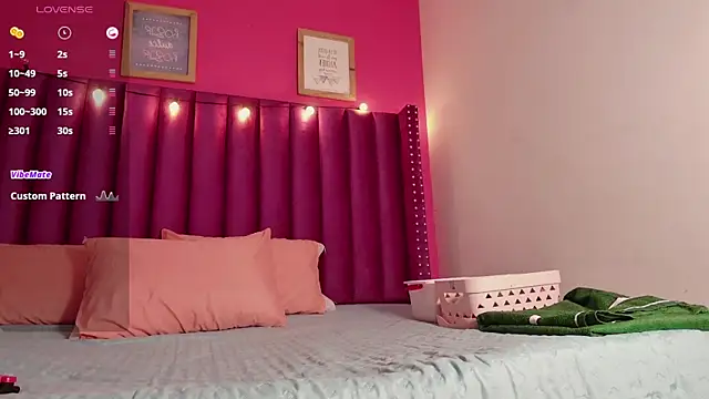 littleebluee online show from 09-17-25, 03:08