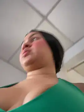 Pretty Isadora online show from 02-13-25, 09:49