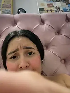 Pretty Isadora online show from 02-14-25, 12:51