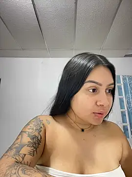 Pretty Isadora online show from 02-20-25, 01:03