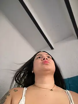 Pretty Isadora online show from 03-07-25, 09:38