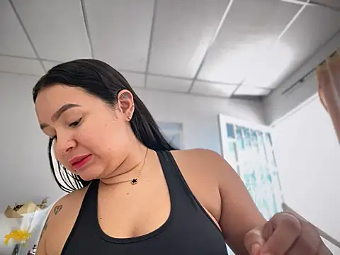 Pretty Isadora online show from 03-08-25, 07:42