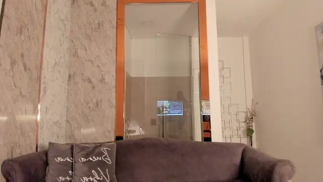 Snapshot of Vero_Lodge chatting on 01-19-25, 02:38 Vero Lodge online show from 01-19-25, 02:38