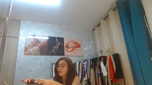 Samantabrown  online show from 06-16-26, 11:02