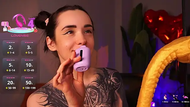 Snapshot of EvaCanton chatting on 02-23-26, 02:09 EvaCanton online show from 02-23-26, 02:09