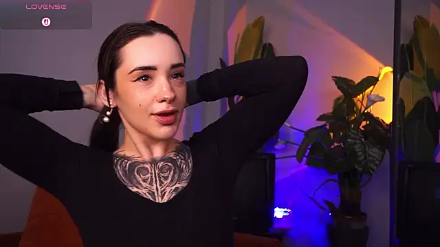 Snapshot of EvaCanton chatting on 03-15-26, 02:06 EvaCanton online show from 03-15-26, 02:06