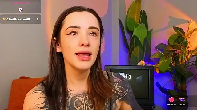 Snapshot of EvaCanton chatting on 03-26-26, 02:17 EvaCanton online show from 03-26-26, 02:17