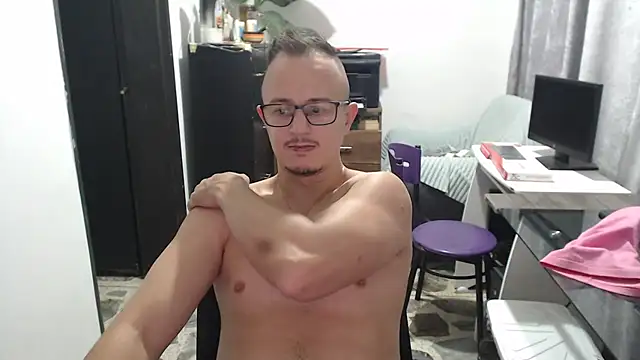 Snapshot of jacob_strokes01 chatting on 07-18-26, 03:22 jacob strokes01 online show from 07-18-26, 03:22