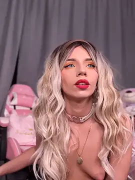 Snapshot of maddisonblush chatting on 03-20-25, 09:13 maddisonblush online show from 03-20-25, 09:13