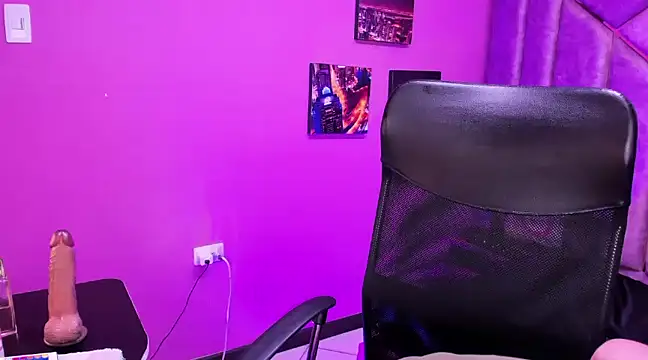 Snapshot of Amy_hoy69 chatting on 02-10-25, 08:42 Amy hoy69 online show from 02-10-25, 08:42