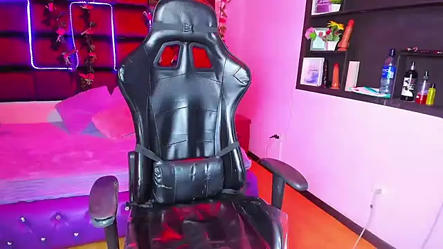 Snapshot of Amy_hoy69 chatting on 10-19-25, 12:50 Amy hoy69 online show from 10-19-25, 12:50