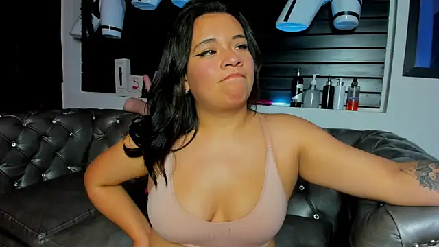 Amy hoy69 online show from 11-22-25, 03:27