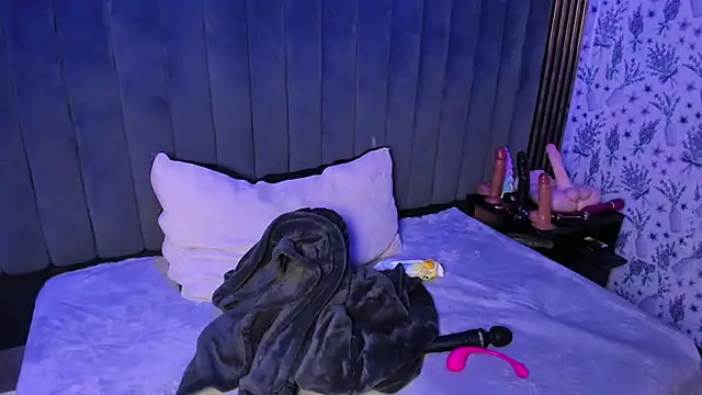 Amy hoy69 online show from 12-04-25, 03:16