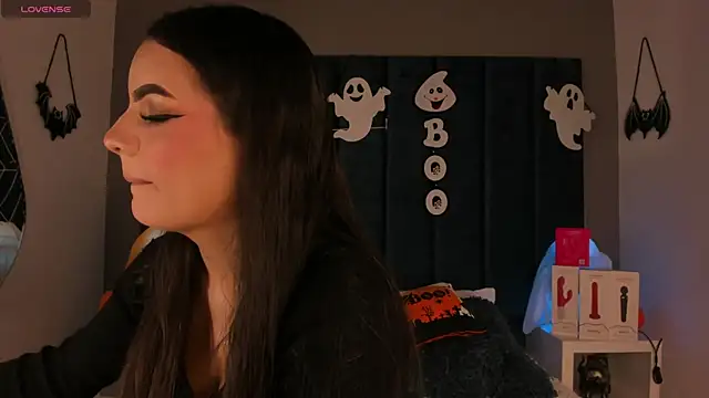 IsabellaGrey19 online show from 10-20-25, 07:25