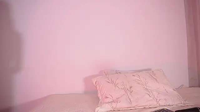 petitevictoria online show from 10-31-25, 08:59