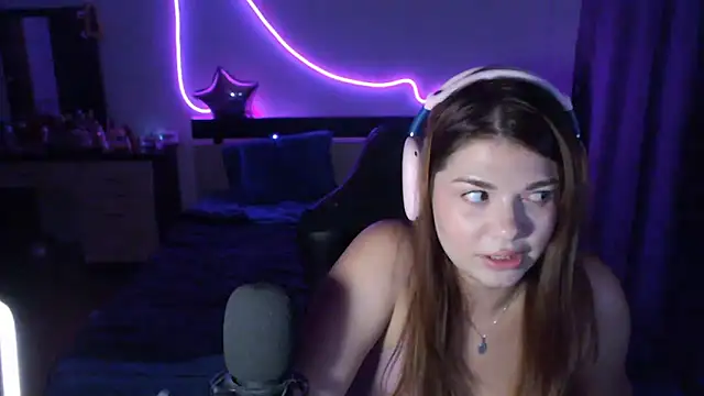 helengilmor online show from 09-29-25, 03:39