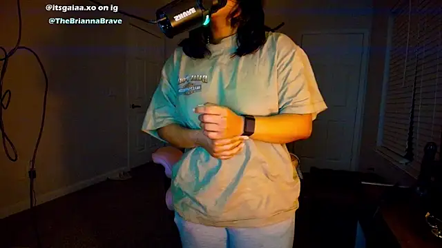 Snapshot of BriannaBrave chatting on 02-14-26, 08:00 BriannaBrave online show from 02-14-26, 08:00