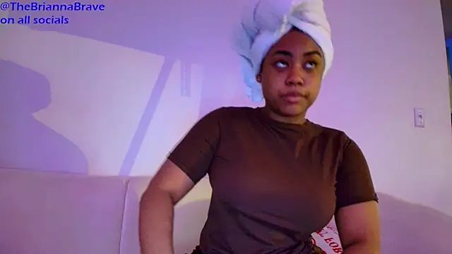 Snapshot of BriannaBrave chatting on 03-25-26, 01:00 BriannaBrave online show from 03-25-26, 01:00