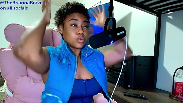 Snapshot of BriannaBrave chatting on 04-01-26, 02:01 BriannaBrave online show from 04-01-26, 02:01