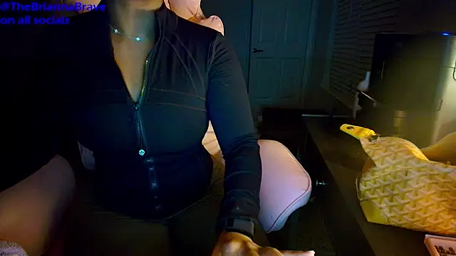 Snapshot of BriannaBrave chatting on 04-15-26, 06:42 BriannaBrave online show from 04-15-26, 06:42
