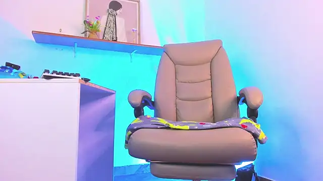 Chanelll Taylorr  online show from 01-11-26, 12:43