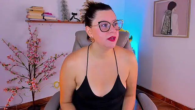 Snapshot of Chanelll_Taylorr_ chatting on 06-11-26, 10:24 Chanelll Taylorr online show from 06-11-26, 10:24