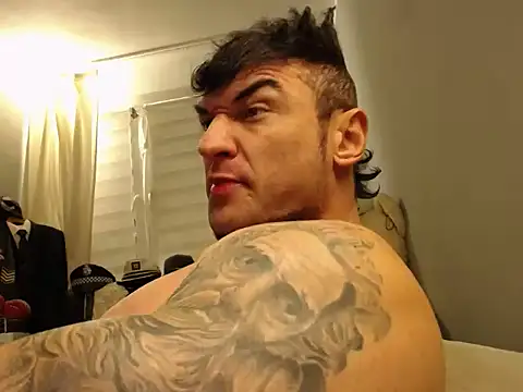 Snapshot of ballardbret chatting on 11-10-25, 01:26 ballardbret online show from 11-10-25, 01:26