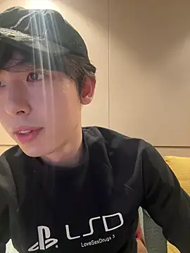 Snapshot of 1a1a1alll chatting on 02-07-25, 02:26 1a1a1alll online show from 02-07-25, 02:26