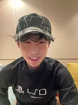 Snapshot of 1a1a1alll chatting on 02-10-25, 02:16 1a1a1alll online show from 02-10-25, 02:16