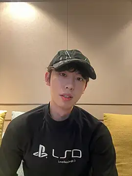 Snapshot of 1a1a1alll chatting on 02-23-25, 02:14 1a1a1alll online show from 02-23-25, 02:14