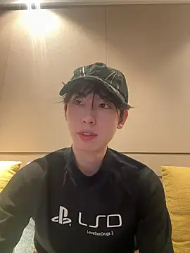 Snapshot of 1a1a1alll chatting on 02-24-25, 02:48 1a1a1alll online show from 02-24-25, 02:48