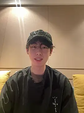 Snapshot of 1a1a1alll chatting on 02-26-25, 02:57 1a1a1alll online show from 02-26-25, 02:57