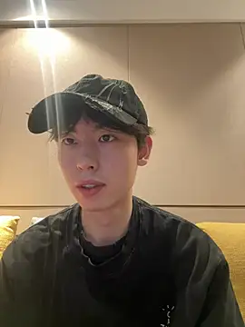 Snapshot of 1a1a1alll chatting on 02-27-25, 02:43 1a1a1alll online show from 02-27-25, 02:43