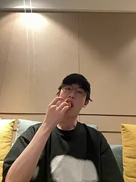 Snapshot of 1a1a1alll chatting on 03-05-25, 02:45 1a1a1alll online show from 03-05-25, 02:45