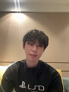 Snapshot of 1a1a1alll chatting on 03-17-25, 02:12 1a1a1alll online show from 03-17-25, 02:12