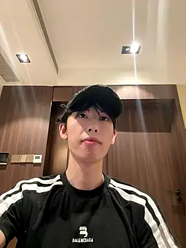 Snapshot of 1a1a1alll chatting on 09-15-25, 02:06 1a1a1alll online show from 09-15-25, 02:06