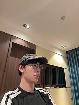 Snapshot of 1a1a1alll chatting on 10-29-25, 03:36 1a1a1alll online show from 10-29-25, 03:36