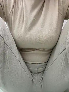 Milk Mom99 online show from 11-05-25, 07:08