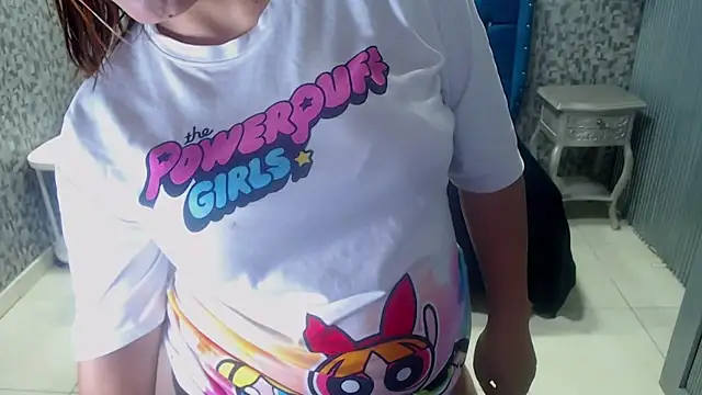 CurvyJulieth online show from 05-21-26, 09:22