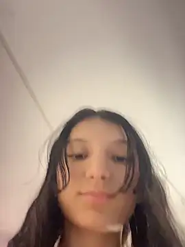 Snapshot of loly-yandere chatting on 12-27-24, 12:29 loly-yandere online show from 12-27-24, 12:29