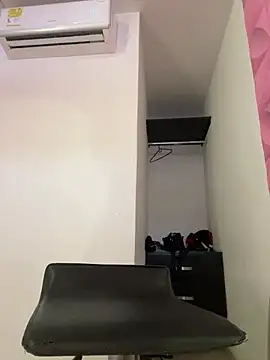 Snapshot of loly-yandere chatting on 03-06-25, 08:48 loly-yandere online show from 03-06-25, 08:48