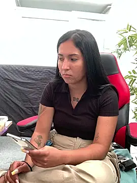 luna asss online show from 03-18-25, 08:37