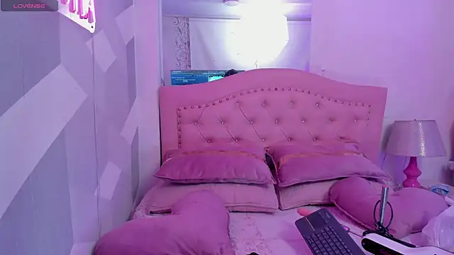 Snapshot of Naomi-Haruno chatting on 05-15-26, 04:52 Naomi-Haruno online show from 05-15-26, 04:52
