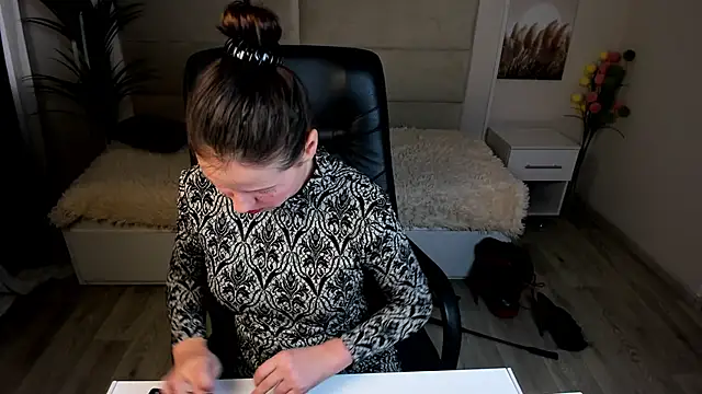 Snapshot of Dana__dom chatting on 02-19-25, 02:01 Dana dom online show from 02-19-25, 02:01