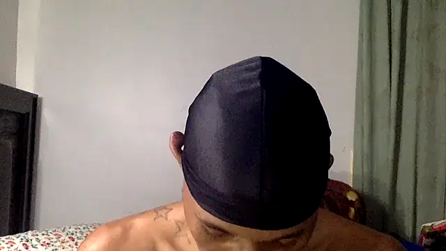 Snapshot of KingDerRico chatting on 11-02-25, 12:02 KingDerRico online show from 11-02-25, 12:02