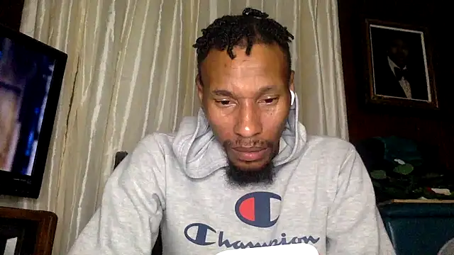 Snapshot of KingDerRico chatting on 11-08-25, 02:01 KingDerRico online show from 11-08-25, 02:01