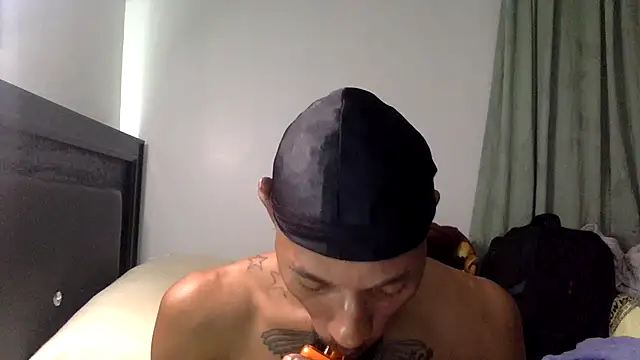 Snapshot of KingDerRico chatting on 11-12-25, 03:40 KingDerRico online show from 11-12-25, 03:40