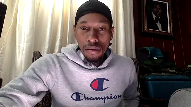 Snapshot of KingDerRico chatting on 11-13-25, 05:01 KingDerRico online show from 11-13-25, 05:01