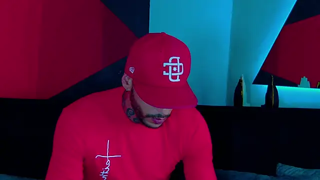 Snapshot of RickG_Oficial chatting on 12-06-24, 07:45 RickG Oficial online show from 12-06-24, 07:45