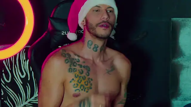 Snapshot of RickG_Oficial chatting on 12-21-24, 08:43 RickG Oficial online show from 12-21-24, 08:43